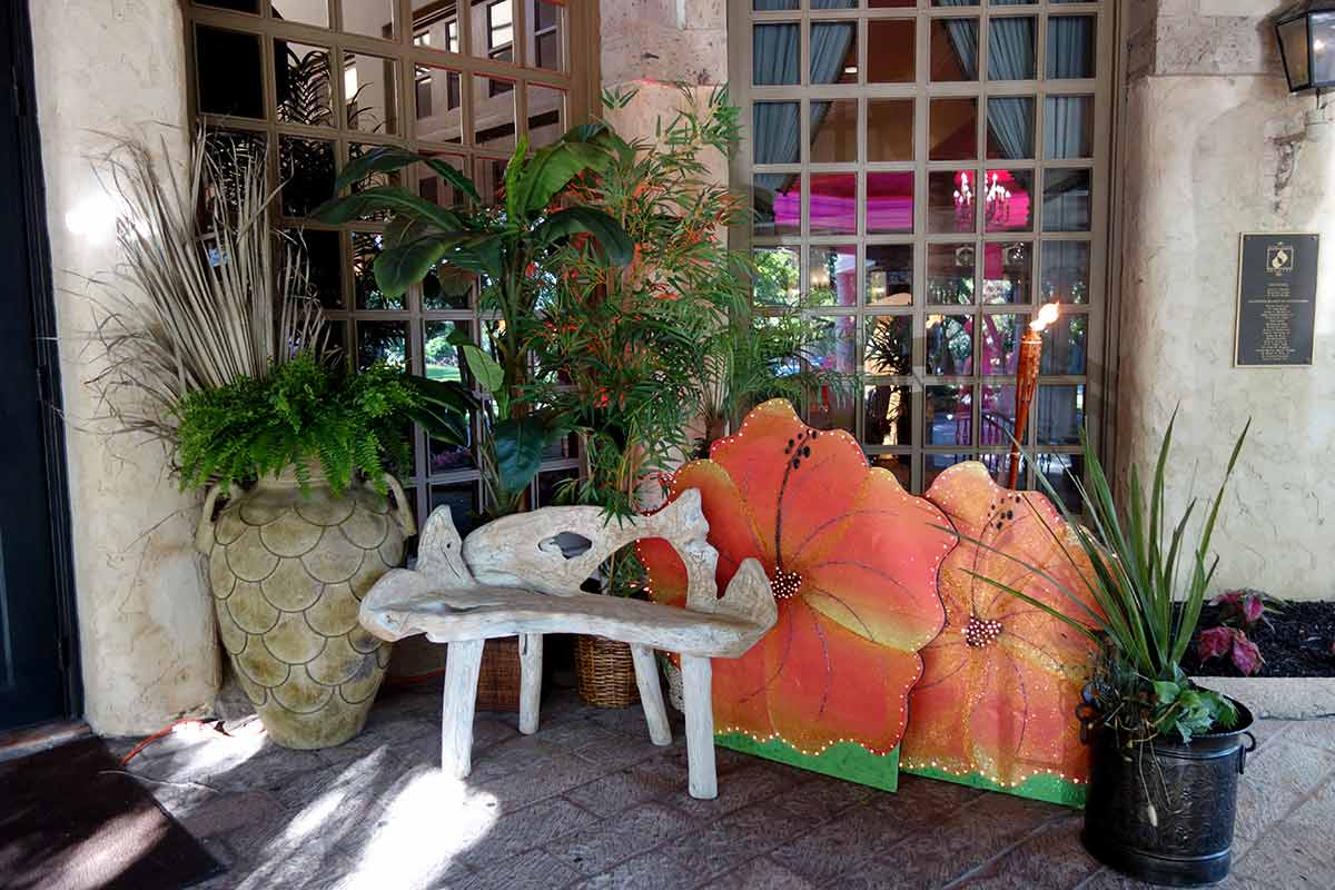 Country Clubs Entrance Decoration